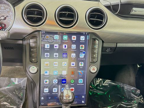 Used 2018 Ford Mustang Premium image 18