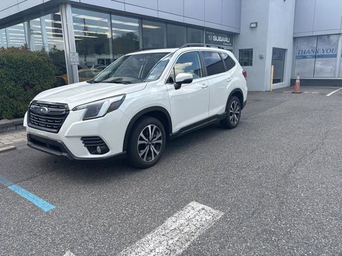 Used 2023 Subaru Forester Limited AWD/4WD image 6
