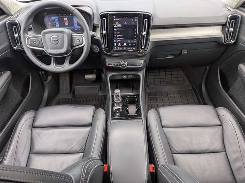 Certified 2023 Volvo XC40 B4 Plus w/ Protection Package Premier FWD image 19