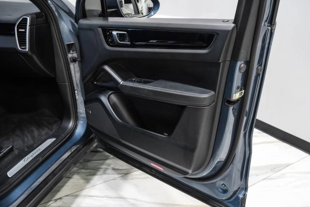Used 2019 Porsche Cayenne AWD/4WD image 43