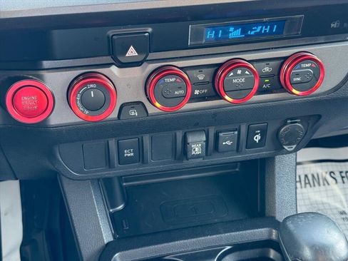 Used 2023 Toyota Tacoma SR image 21