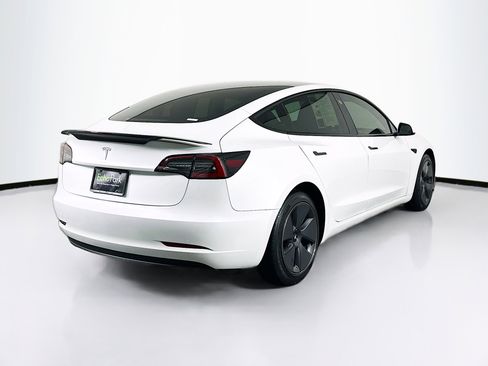 Used 2023 Tesla Model 3 Standard Range image 9