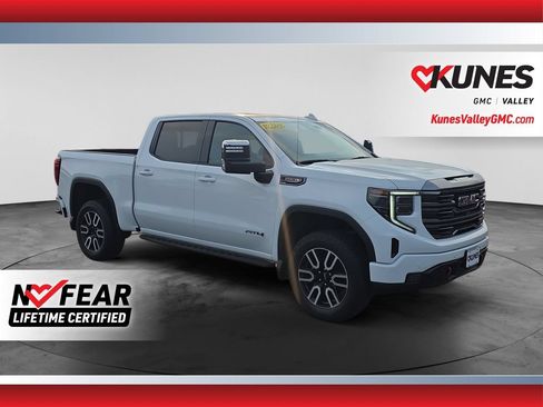 Used 2024 GMC Sierra 1500 AT4 w/ Technology Package AWD/4WD image 1