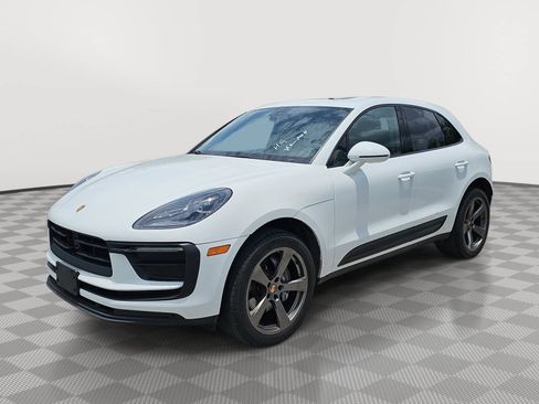 Used 2023 Porsche Macan AWD/4WD image 4