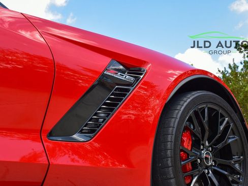 Used 2015 Chevrolet Corvette Z06 w/ 3LZ Preferred Equipment Group RWD image 35