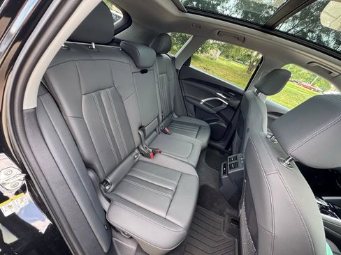 Used 2025 Audi Q5 Premium Plus w/ Premium Plus AWD/4WD image 17