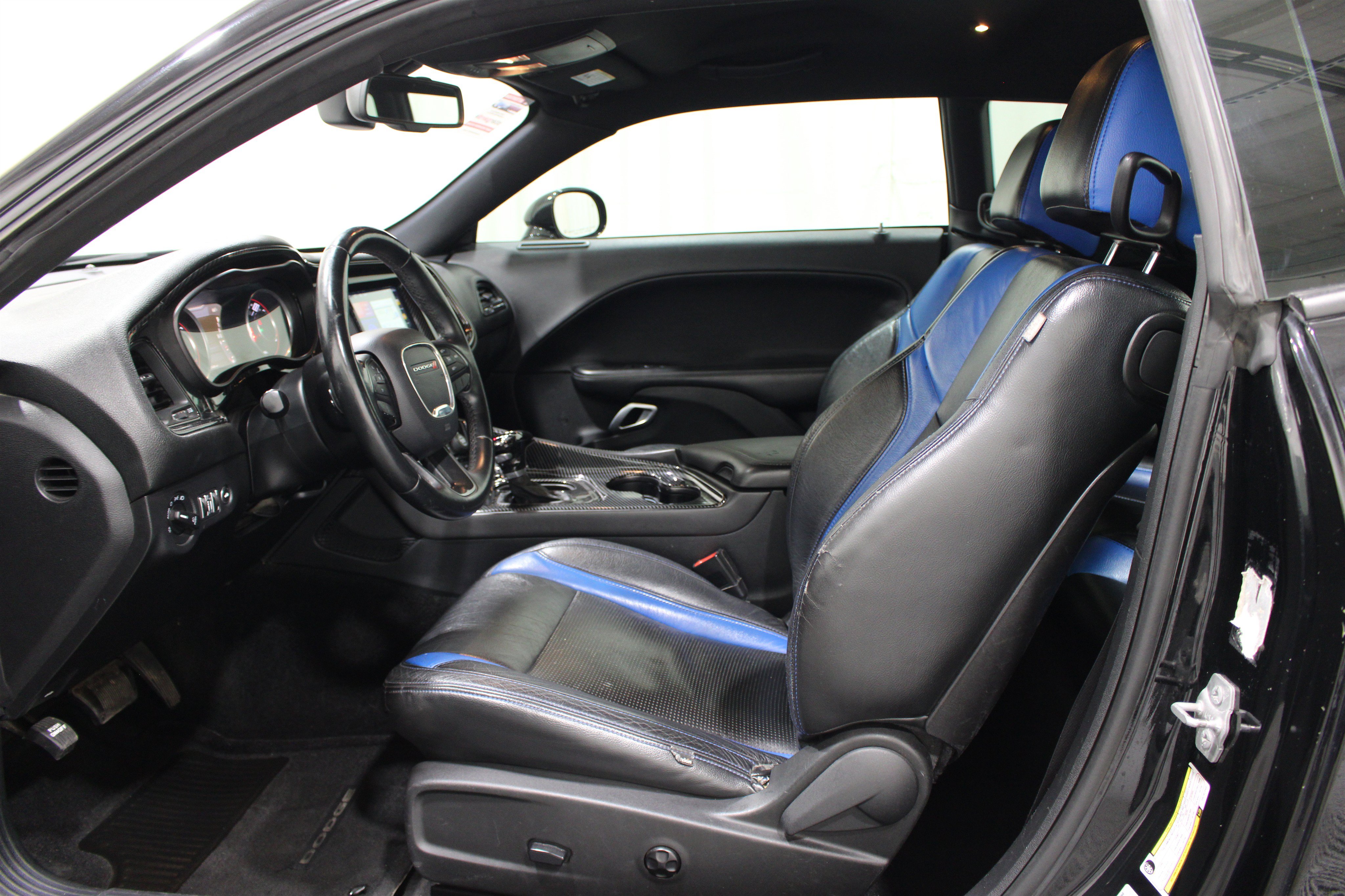 Used 2015 Dodge Challenger R/T w/ Quick Order Package 28B R/T RWD image 3