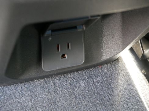 New 2026 GMC Canyon Elevation w/ Convenience Package image 9