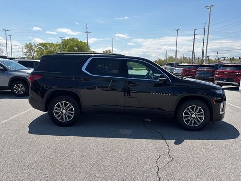Used 2023 Chevrolet Traverse LT FWD image 4