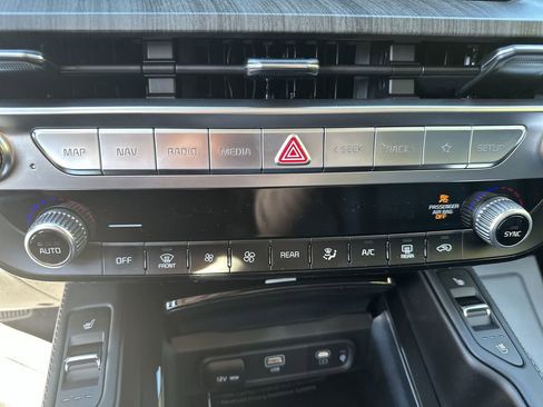 New 2025 Kia Telluride EX image 17