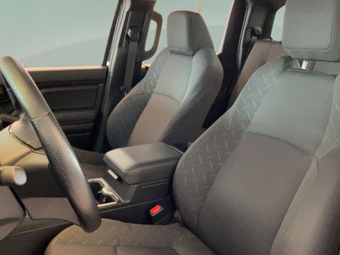 Used 2025 Toyota Tacoma SR5 AWD/4WD image 21