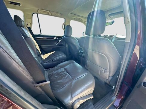 Used 2017 Lexus GX 460 image 29