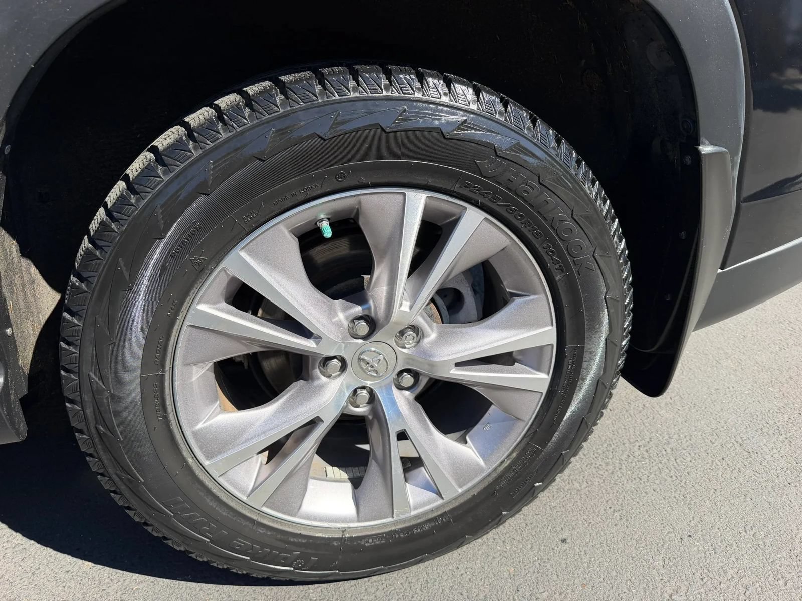 Used 2015 Toyota Highlander XLE AWD/4WD image 29