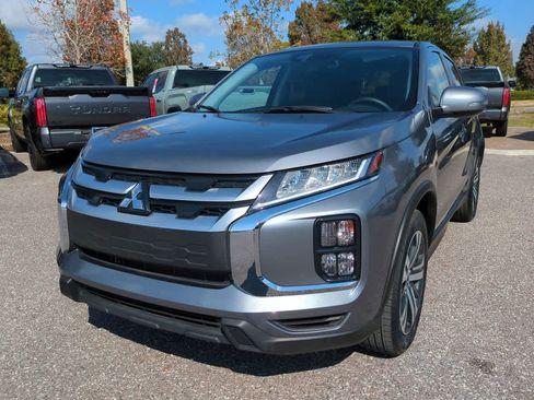 Used 2025 Mitsubishi Outlander Sport SE image 2
