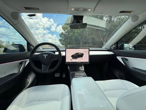 Used 2022 Tesla Model Y Performance AWD/4WD image 15