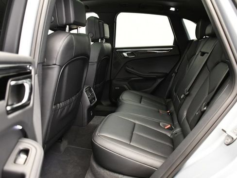 Certified 2026 Porsche Macan AWD/4WD image 45