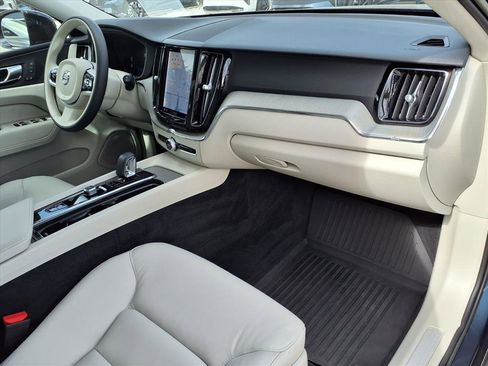 Certified 2023 Volvo XC60 B5 Plus w/ Protection Package Premier image 10