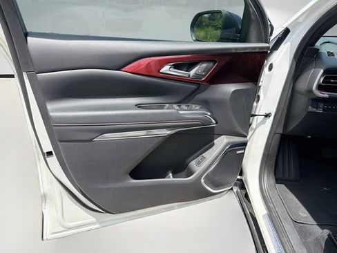 Used 2024 Chevrolet Traverse RS w/ LPO, Floor Liner Package AWD/4WD image 22