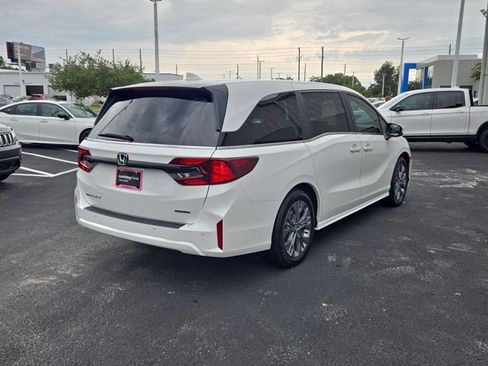 Certified 2026 Honda Odyssey Touring image 5