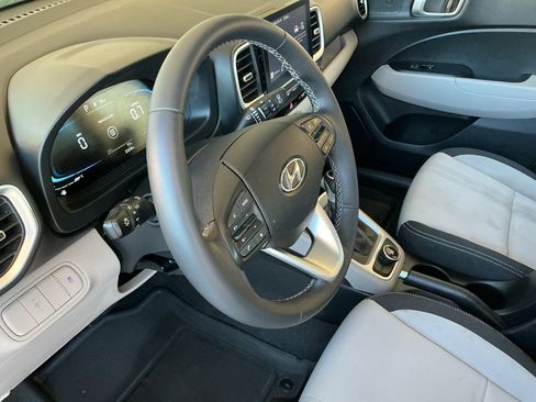 Certified 2024 Hyundai Venue SEL image 10