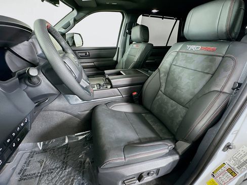 Used 2025 Toyota Sequoia TRD Pro AWD/4WD image 19
