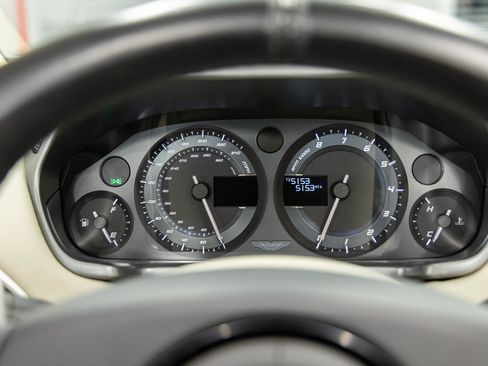 Used 2016 Aston Martin Vanquish Volante RWD image 41
