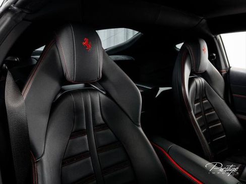 Used 2019 Ferrari 812 Superfast RWD image 35
