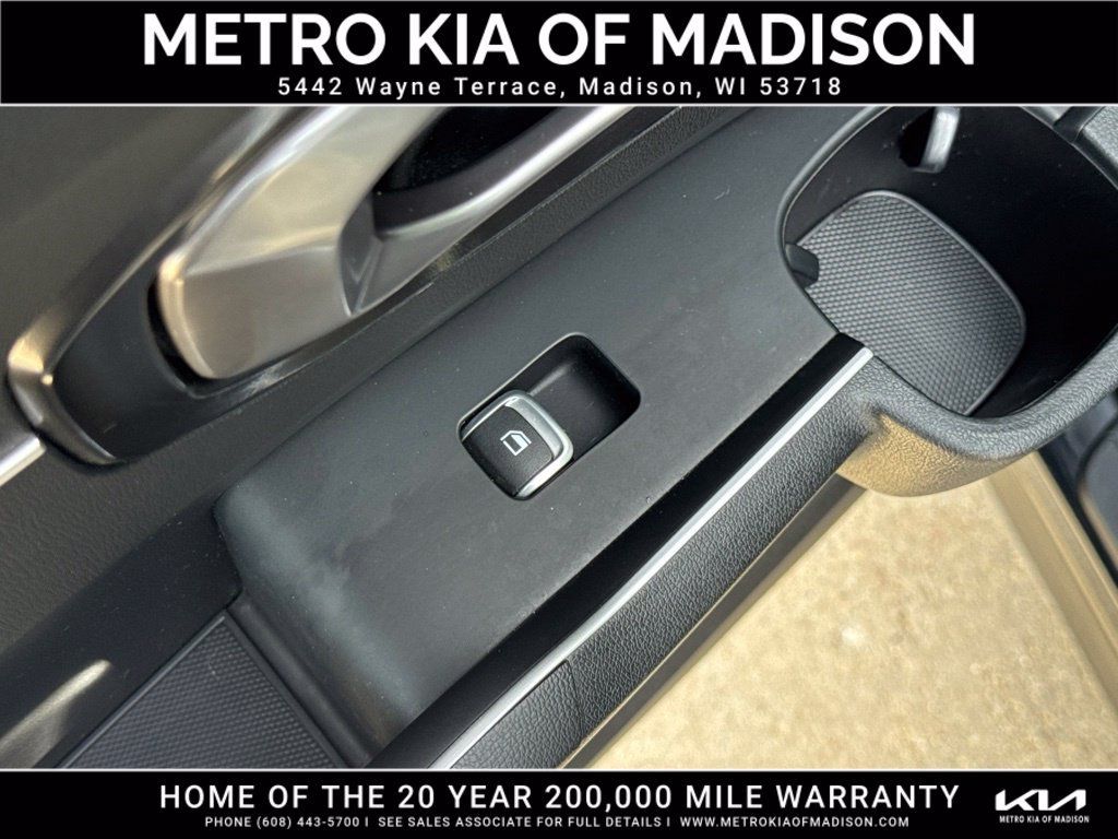 Used 2021 Kia Sorento S w/ Panoramic Sunroof Package AWD/4WD image 31