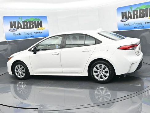 Used 2025 Toyota Corolla LE image 3