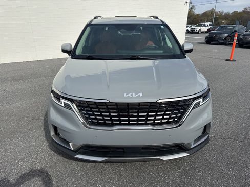 Used 2023 Kia Carnival SX Prestige FWD image 2