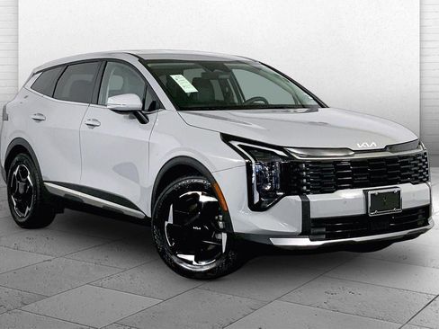 Used 2026 Kia Sportage EX FWD image 1