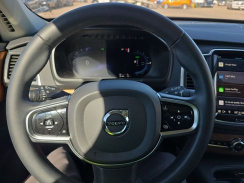 Used 2023 Volvo XC90 T8 Core image 11