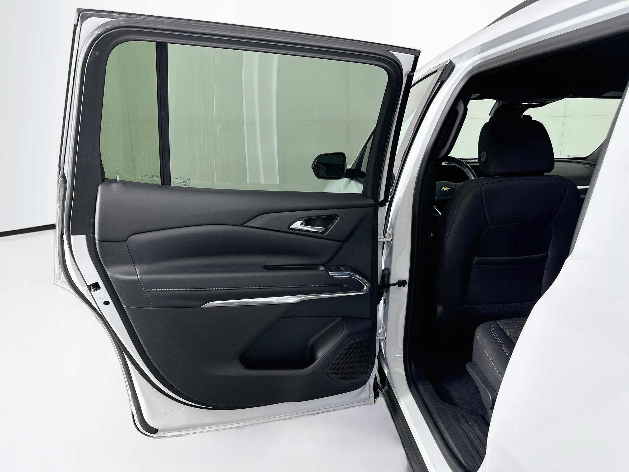 Used 2025 Chevrolet Traverse LT FWD image 26