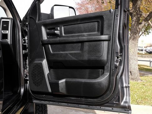 Used 2018 RAM 2500 Tradesman w/ Chrome Appearance Group image 43