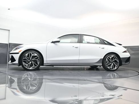Certified 2023 Hyundai Ioniq 6 Limited RWD image 27