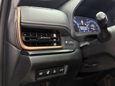 Used 2024 Toyota Grand Highlander AWD Hybrid image 19