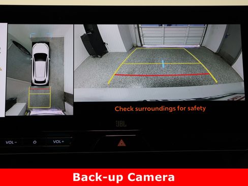 Used 2024 Toyota Venza LE image 21