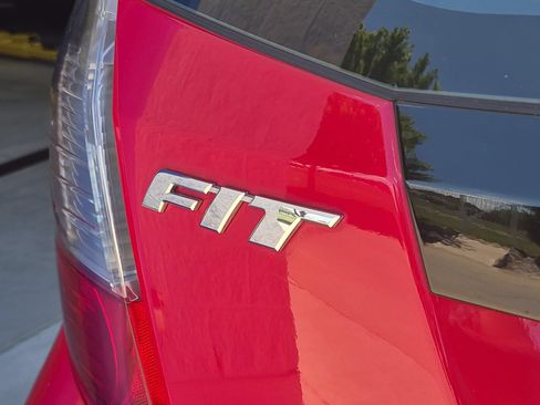 Used 2011 Honda Fit image 23