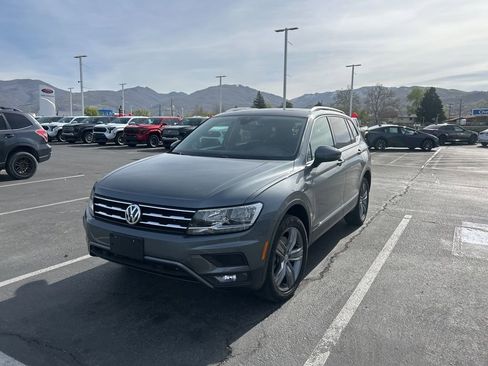 Used 2020 Volkswagen Tiguan SEL image 9