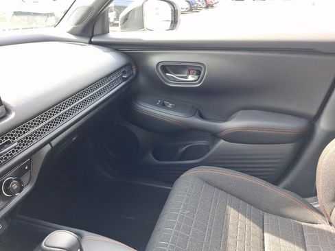 Used 2025 Honda HR-V Sport image 21