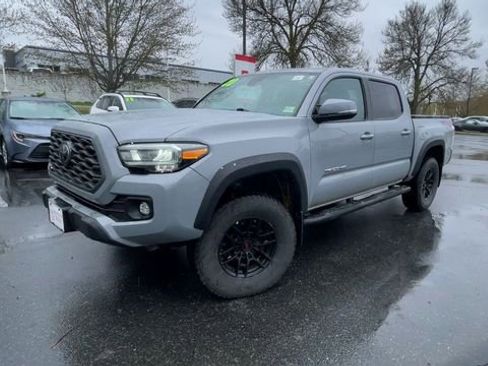 Certified 2020 Toyota Tacoma TRD Off-Road w/ TRD Premium Off Road Package AWD/4WD image 4