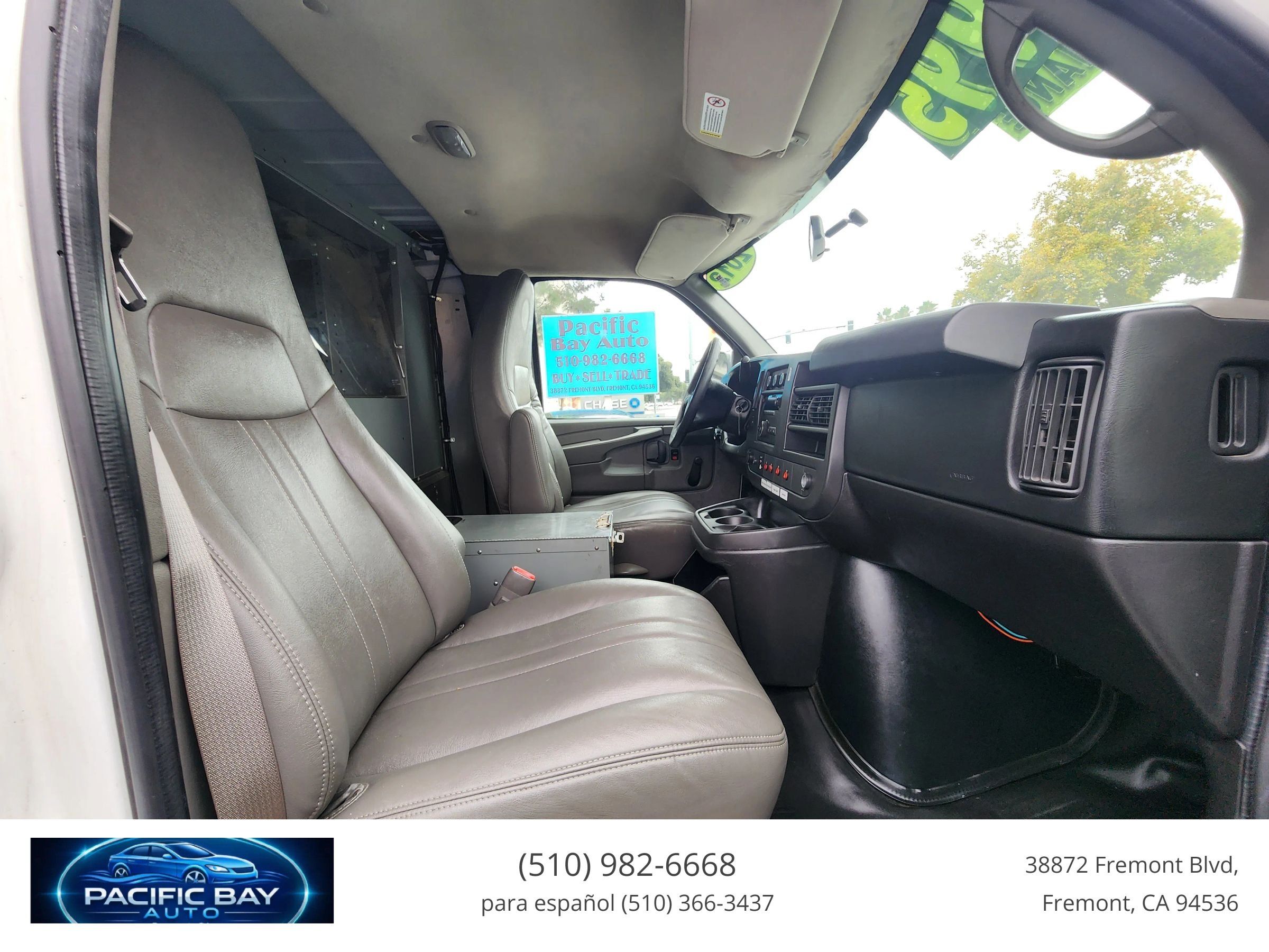Used 2012 Chevrolet Express 2500 RWD image 23