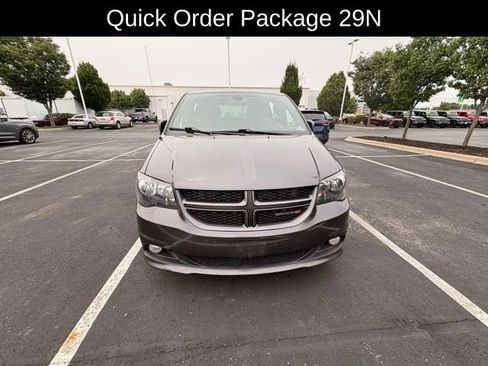 Used 2019 Dodge Grand Caravan GT FWD image 2