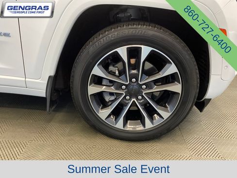 Used 2023 Jeep Grand Cherokee Overland AWD/4WD image 48