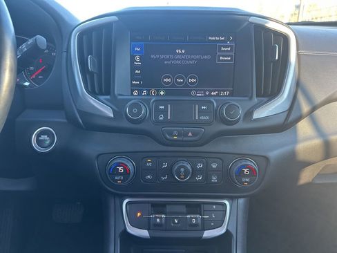 Used 2023 GMC Terrain SLT image 21