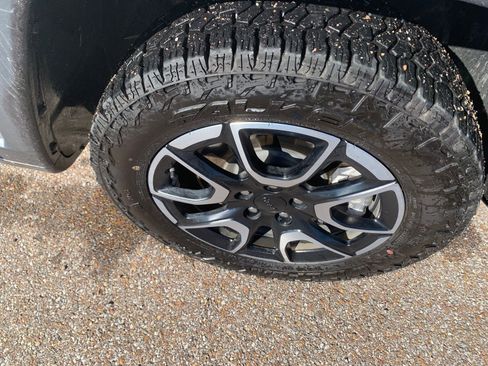 Used 2024 Jeep Compass Trailhawk image 10