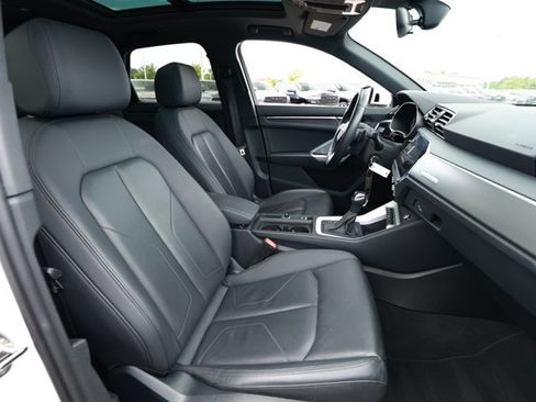 Used 2025 Audi Q3 2.0T Premium AWD/4WD image 29