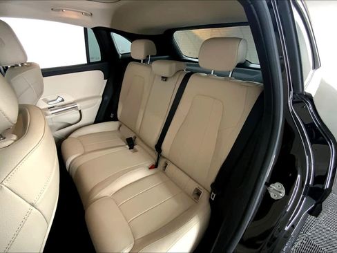 Used 2021 Mercedes-Benz GLA 250 4MATIC image 21