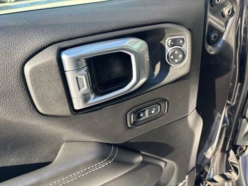 Used 2021 Jeep Gladiator Overland w/ Popular Equipment Package image 17