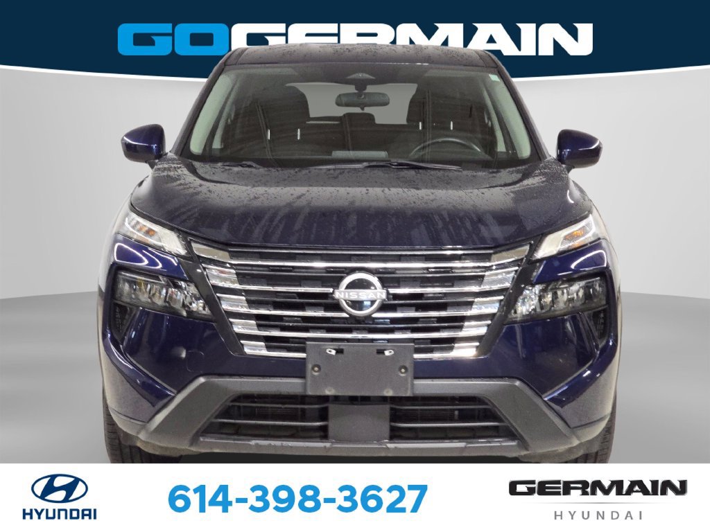 Used 2024 Nissan Rogue SV AWD/4WD image 2